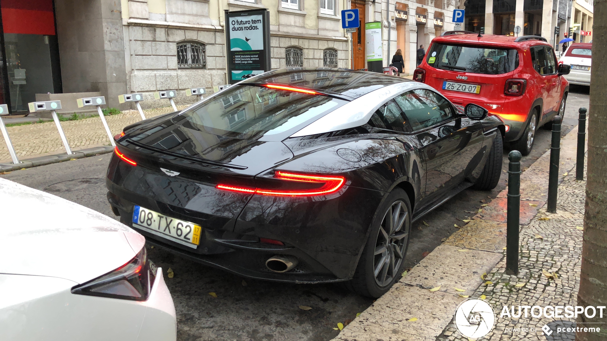 Aston Martin DB11