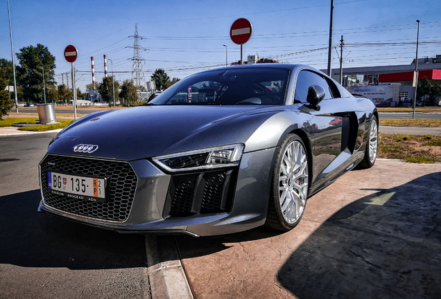 Audi R8 V10 Plus 2015