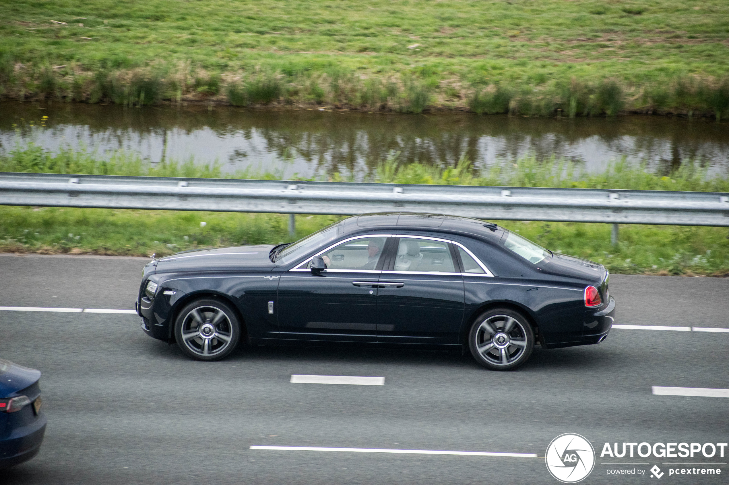 Rolls-Royce Ghost V-Specification