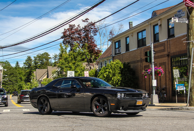 Dodge Challenger SRT-8