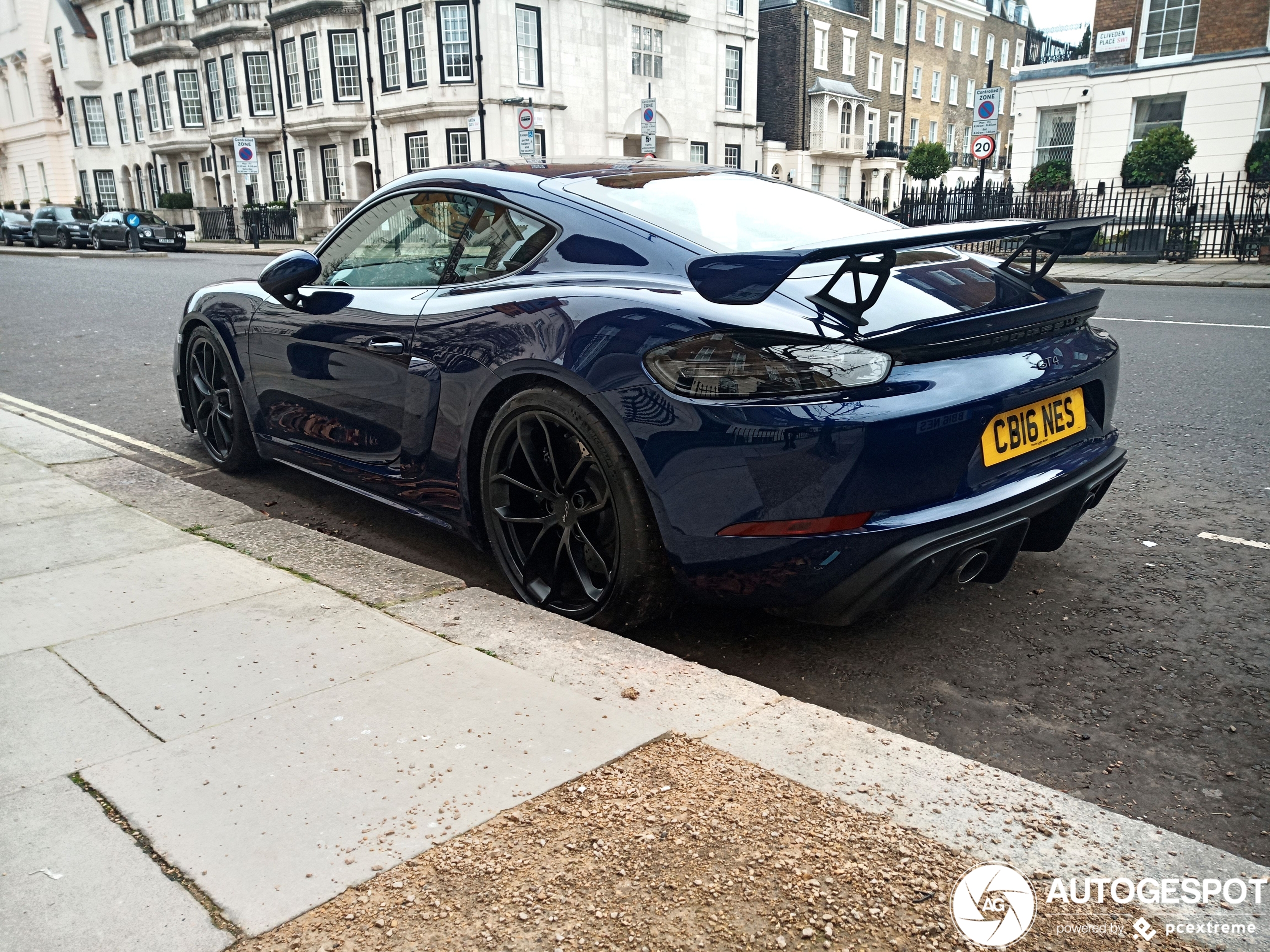 Porsche 718 Cayman GT4