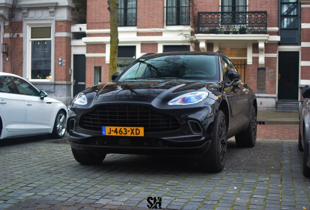 Aston Martin DBX