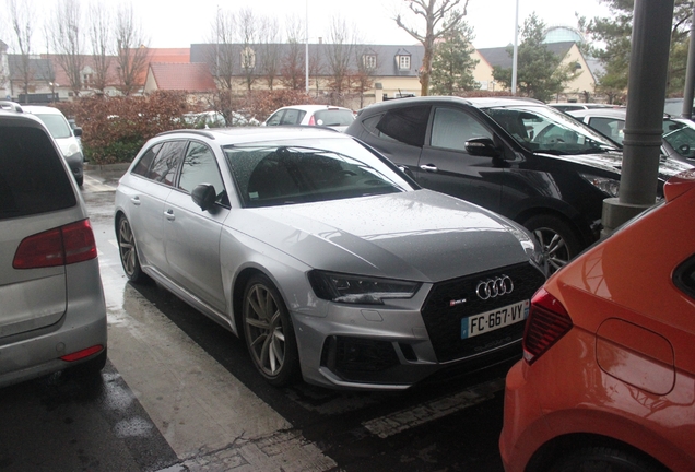 Audi RS4 Avant B9