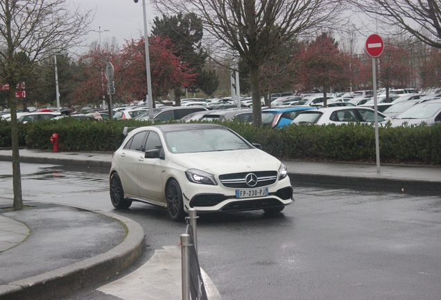 Mercedes-AMG A 45 W176 2015