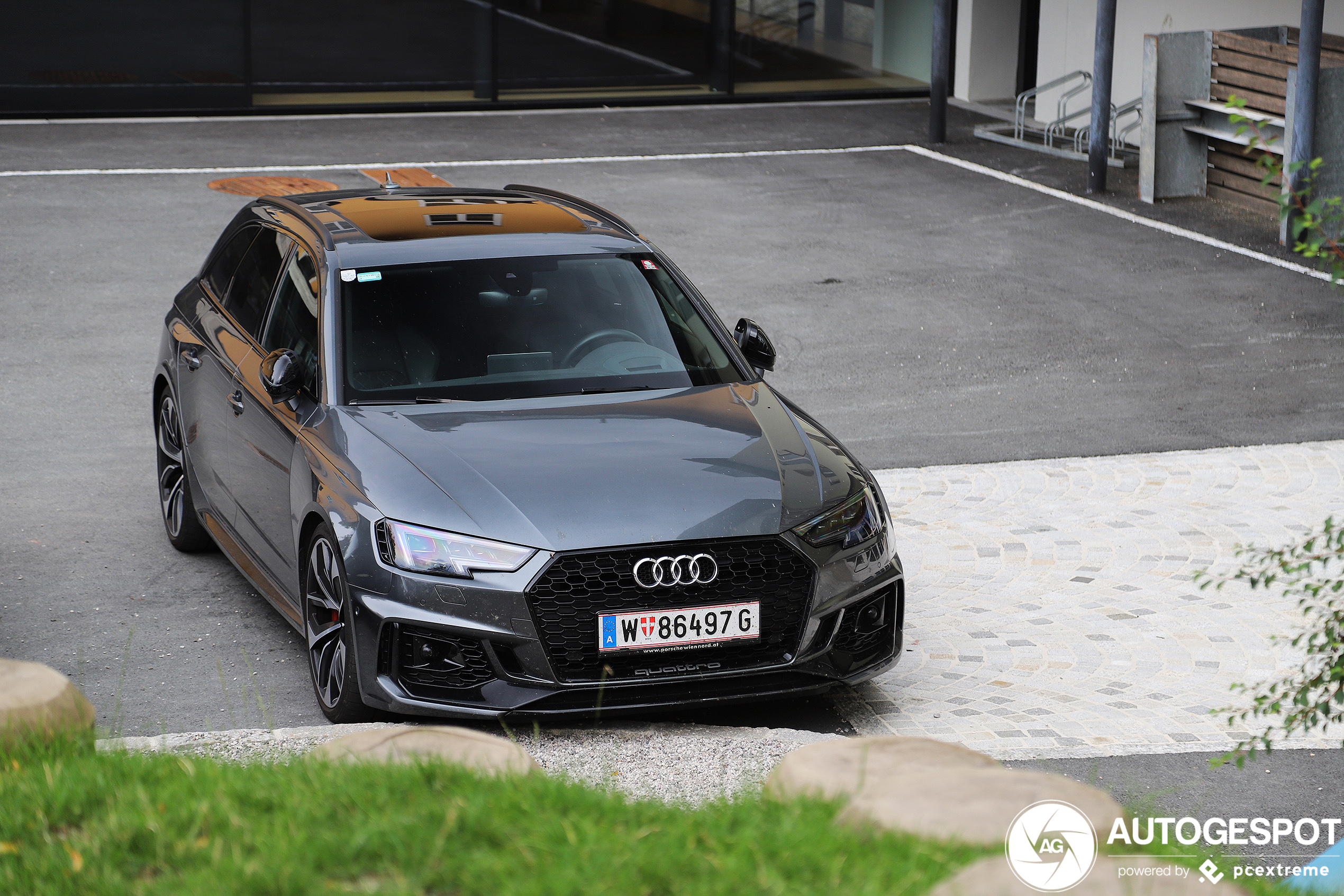 Audi RS4 Avant B9