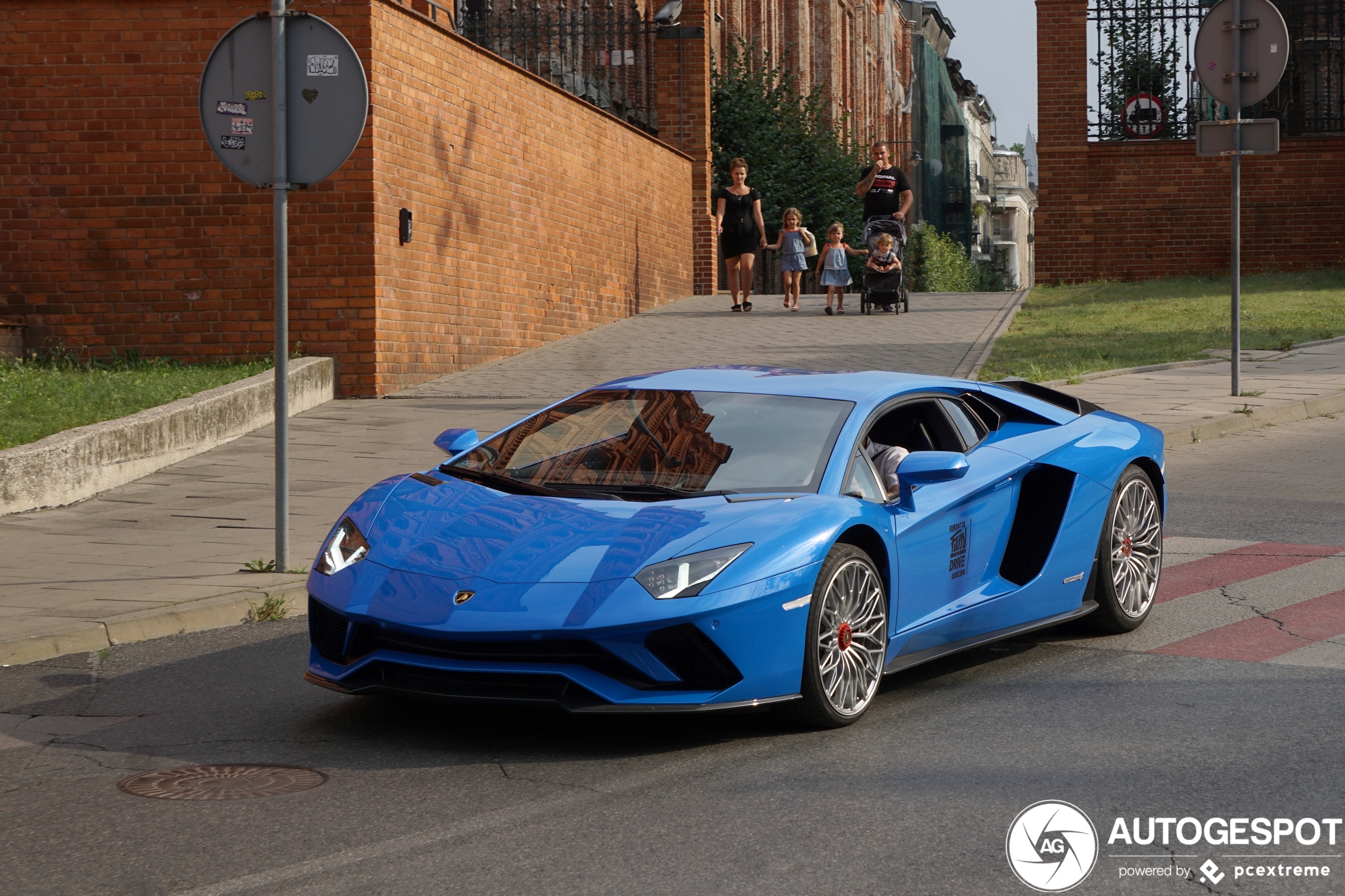 Lamborghini Aventador S LP740-4