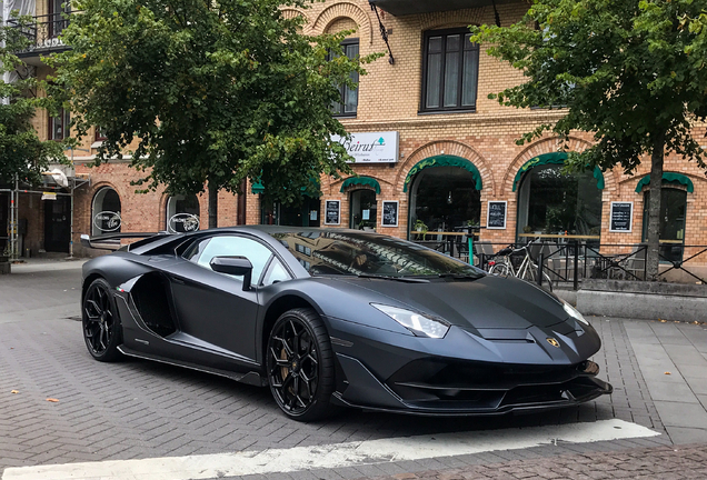 Lamborghini Aventador LP770-4 SVJ