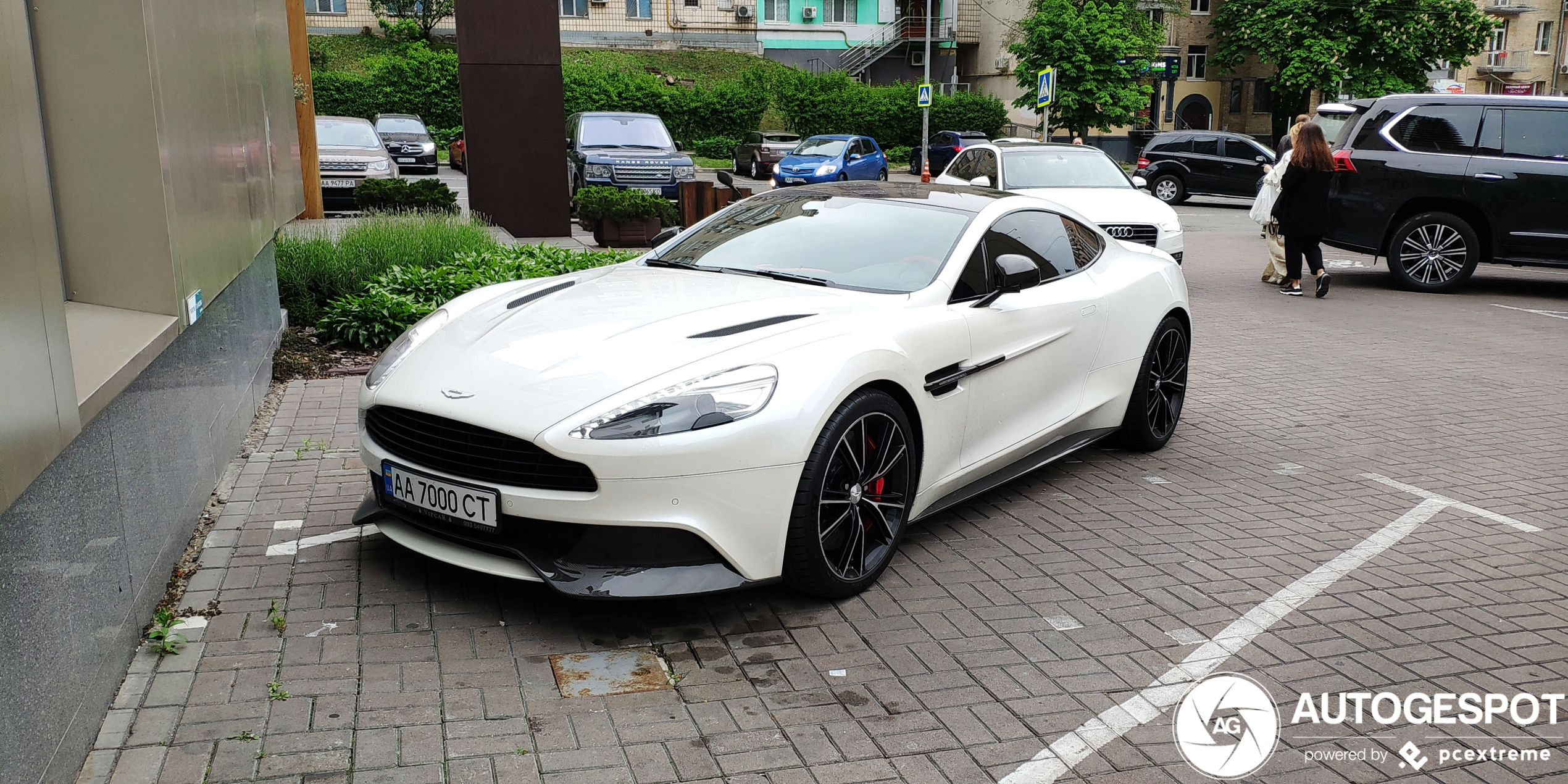 Aston Martin Vanquish 2013