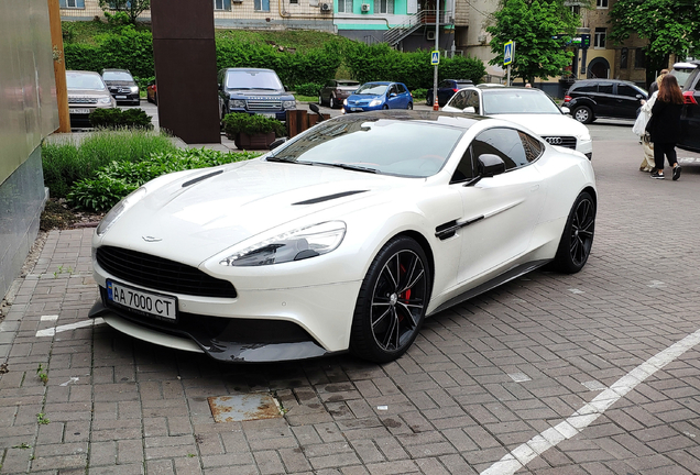 Aston Martin Vanquish 2013