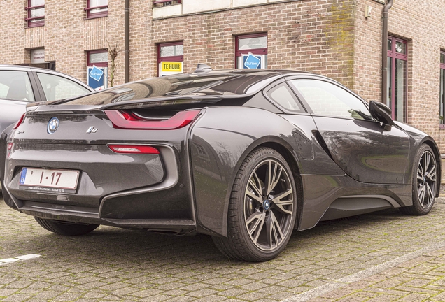 BMW i8