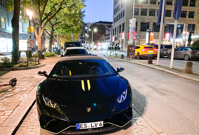 Lamborghini Huracán LP640-4 Performante Spyder