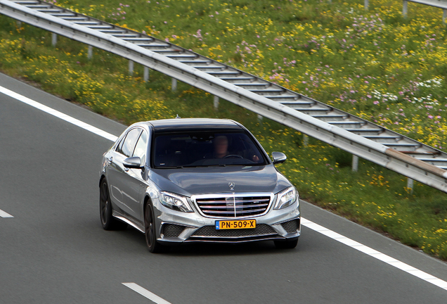 Mercedes-Benz S 65 AMG V222