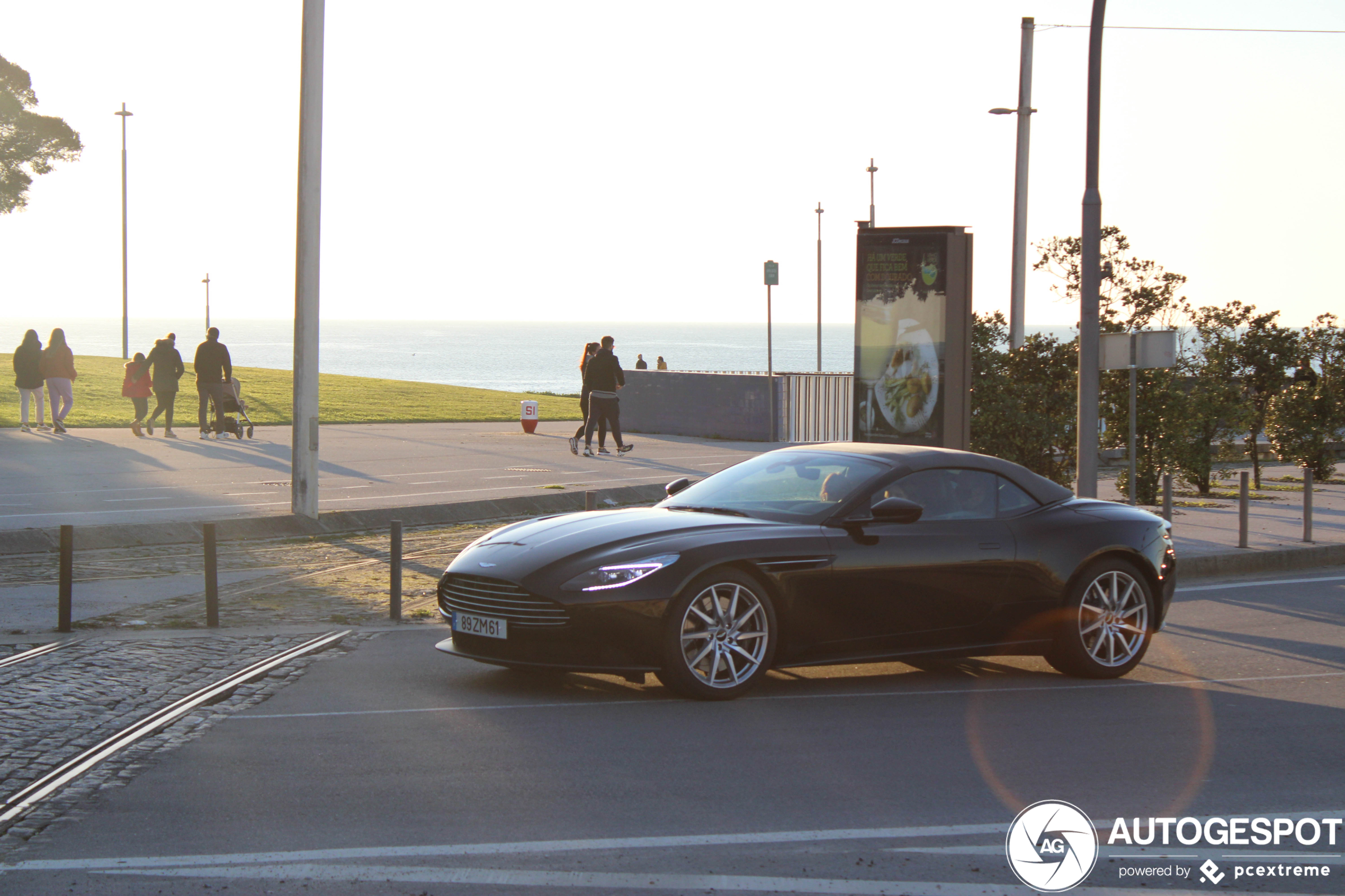 Aston Martin DB11 V8 Volante