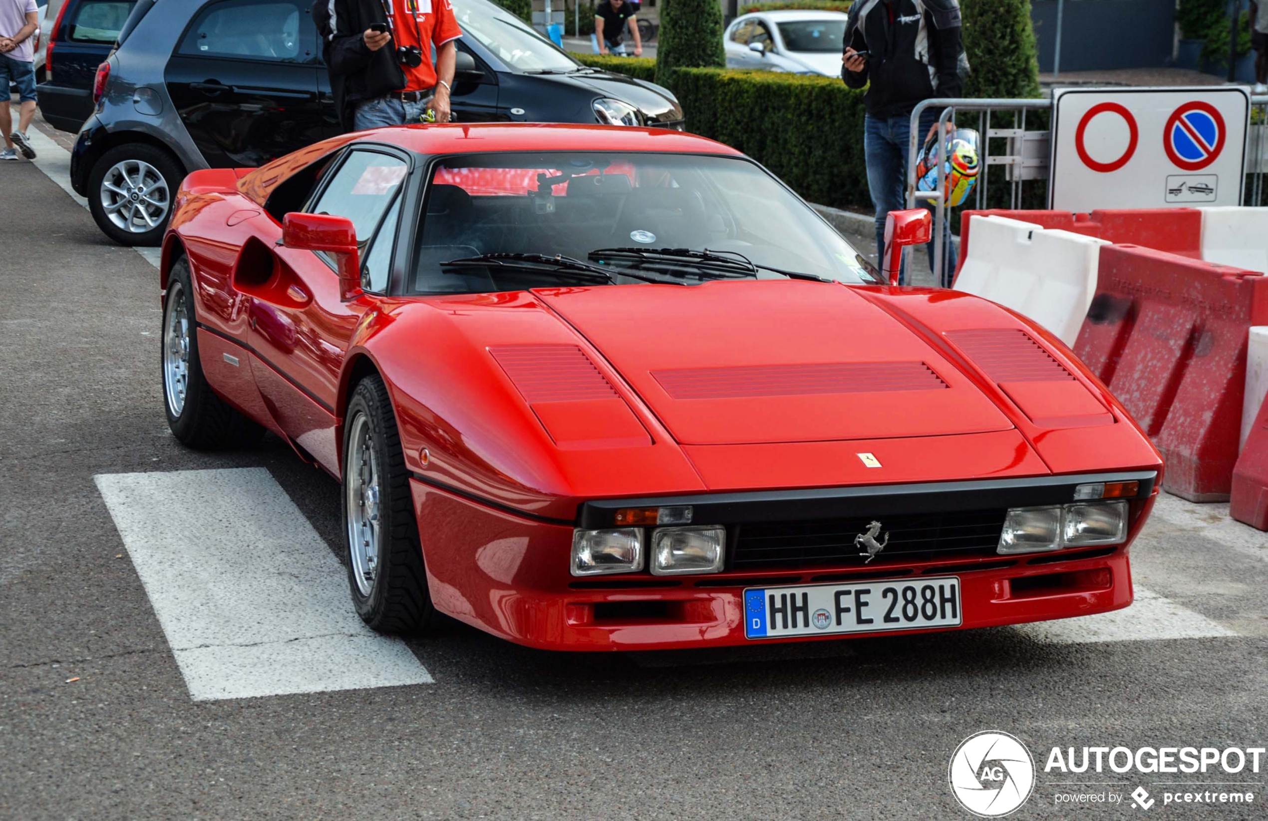 Ferrari 288 GTO trekt de volle aandacht in Maranello