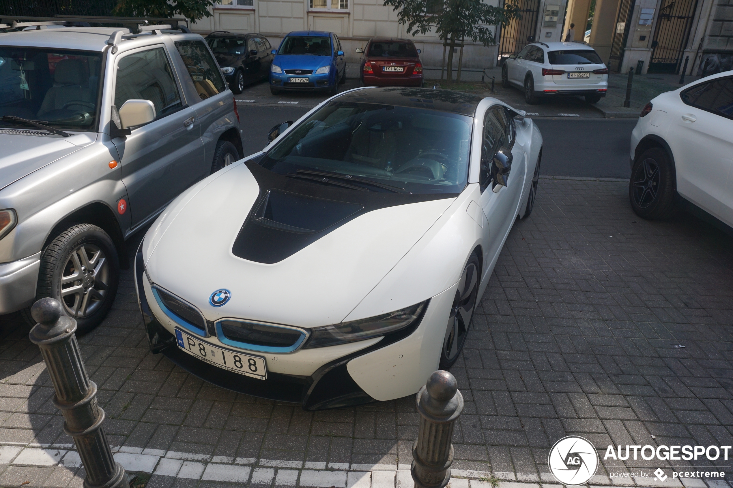 BMW i8