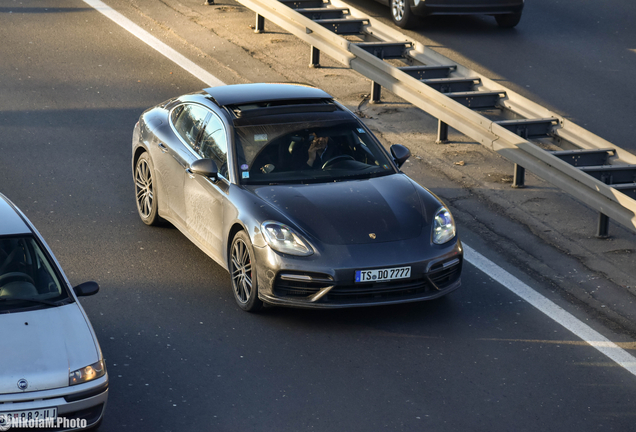 Porsche 971 Panamera Turbo