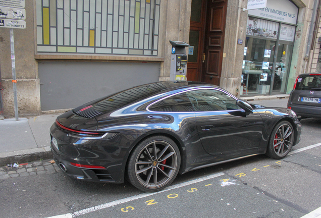 Porsche 992 Carrera 4S