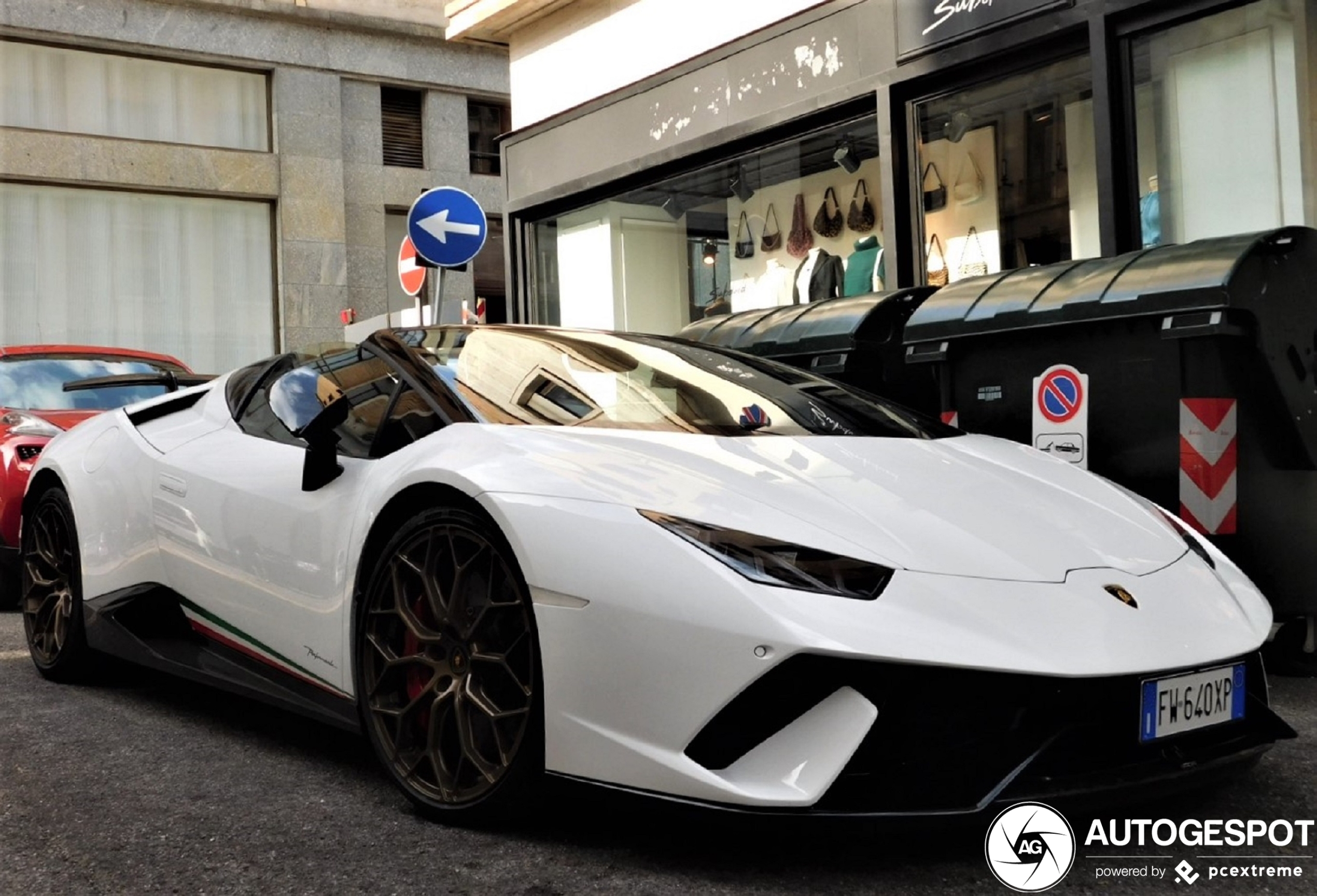 Lamborghini Huracán LP640-4 Performante Spyder