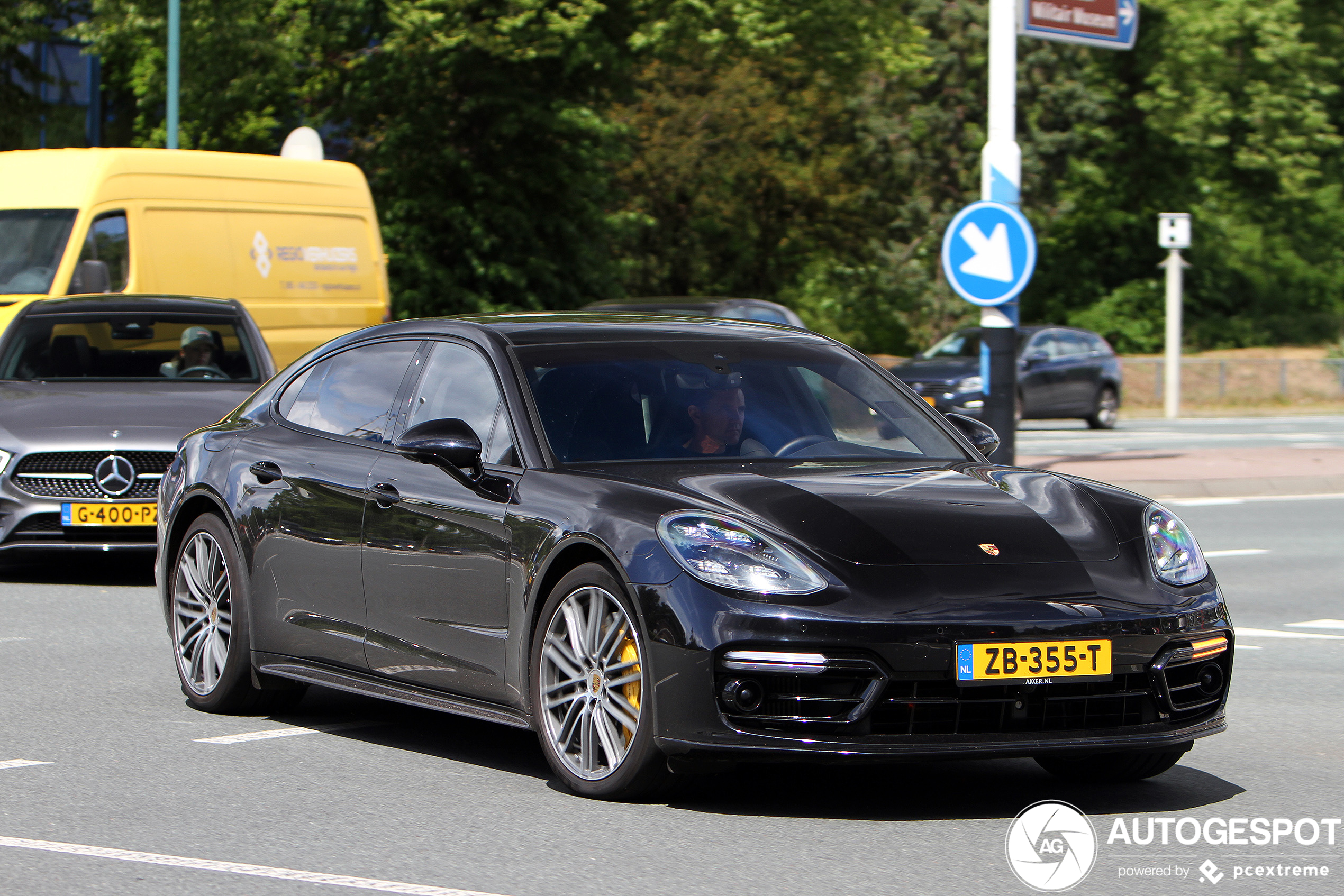 Porsche 971 Panamera Turbo S E-Hybrid Executive