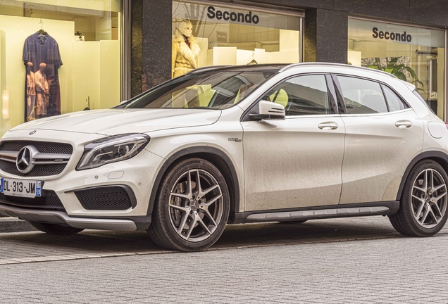 Mercedes-Benz GLA 45 AMG X156