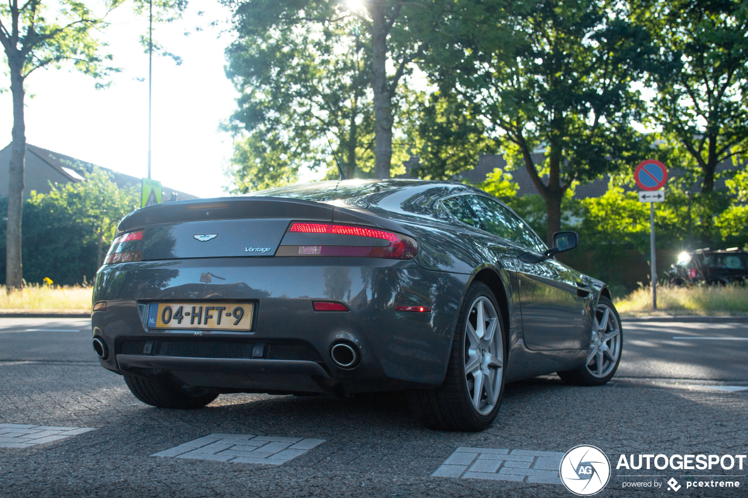 Aston Martin V8 Vantage