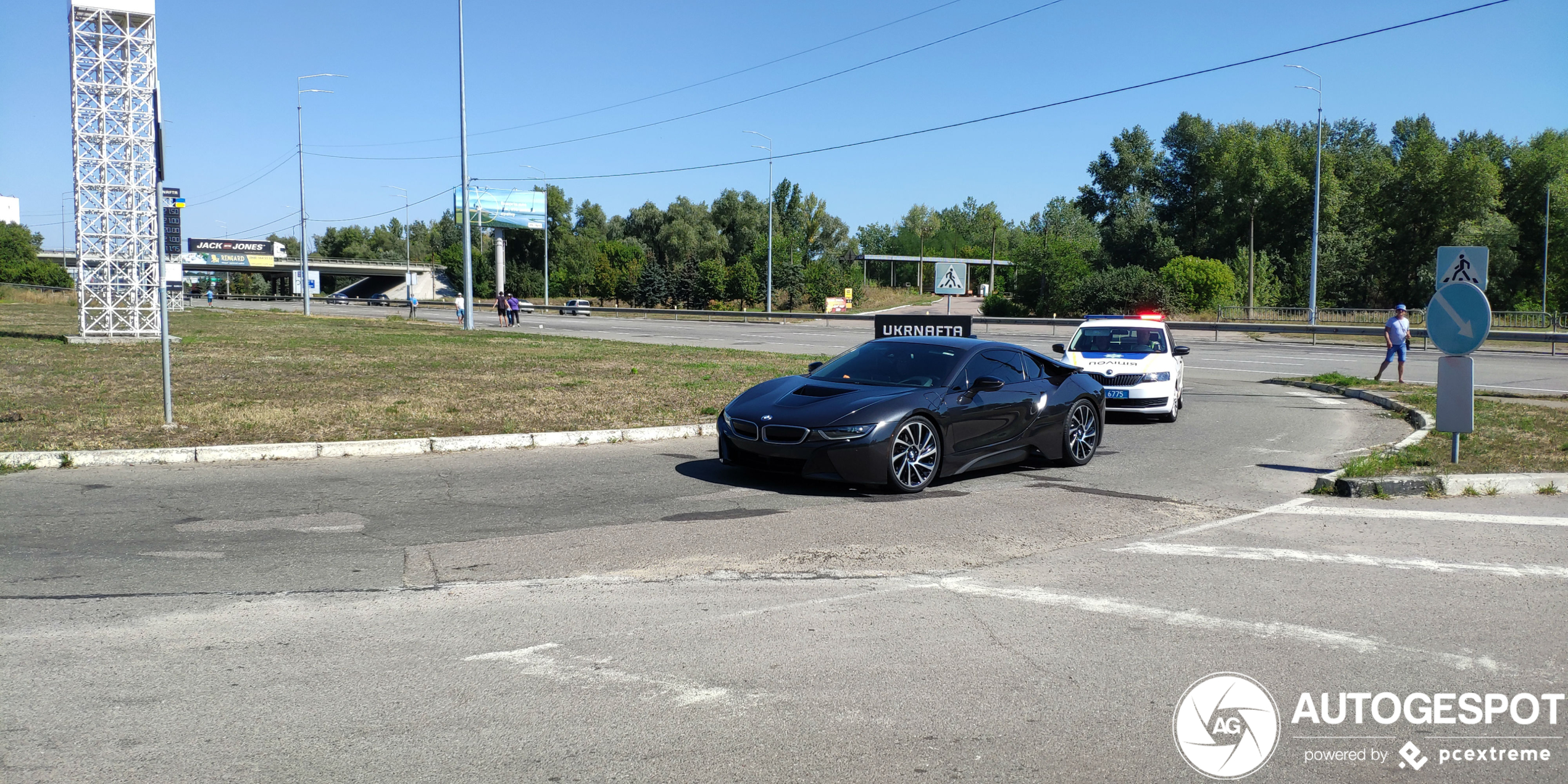 BMW i8