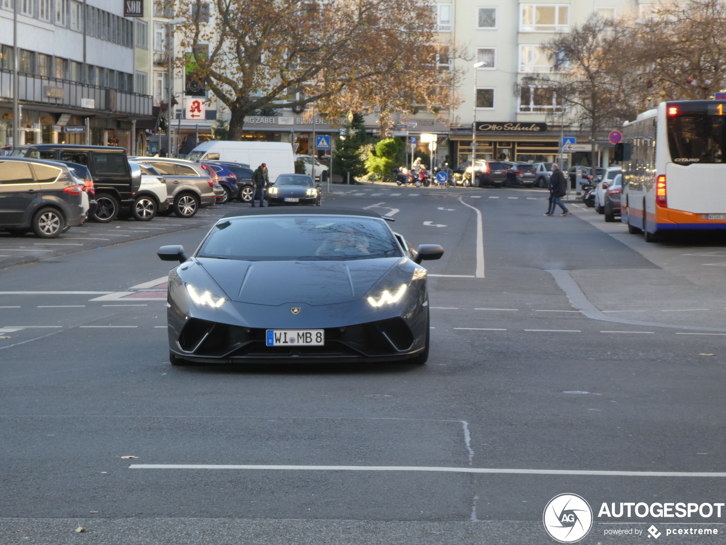 Lamborghini Huracán LP640-4 Performante Spyder