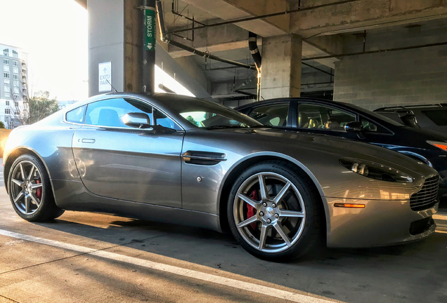 Aston Martin V8 Vantage