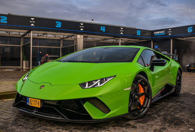 Lamborghini Huracán LP640-4 Performante