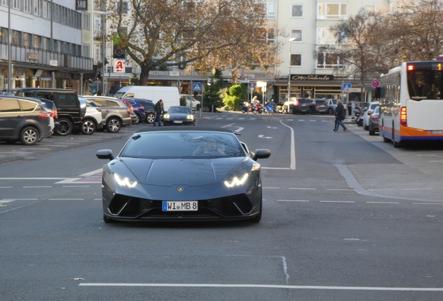 Lamborghini Huracán LP640-4 Performante Spyder