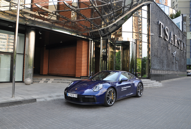 Porsche 992 Carrera 4S