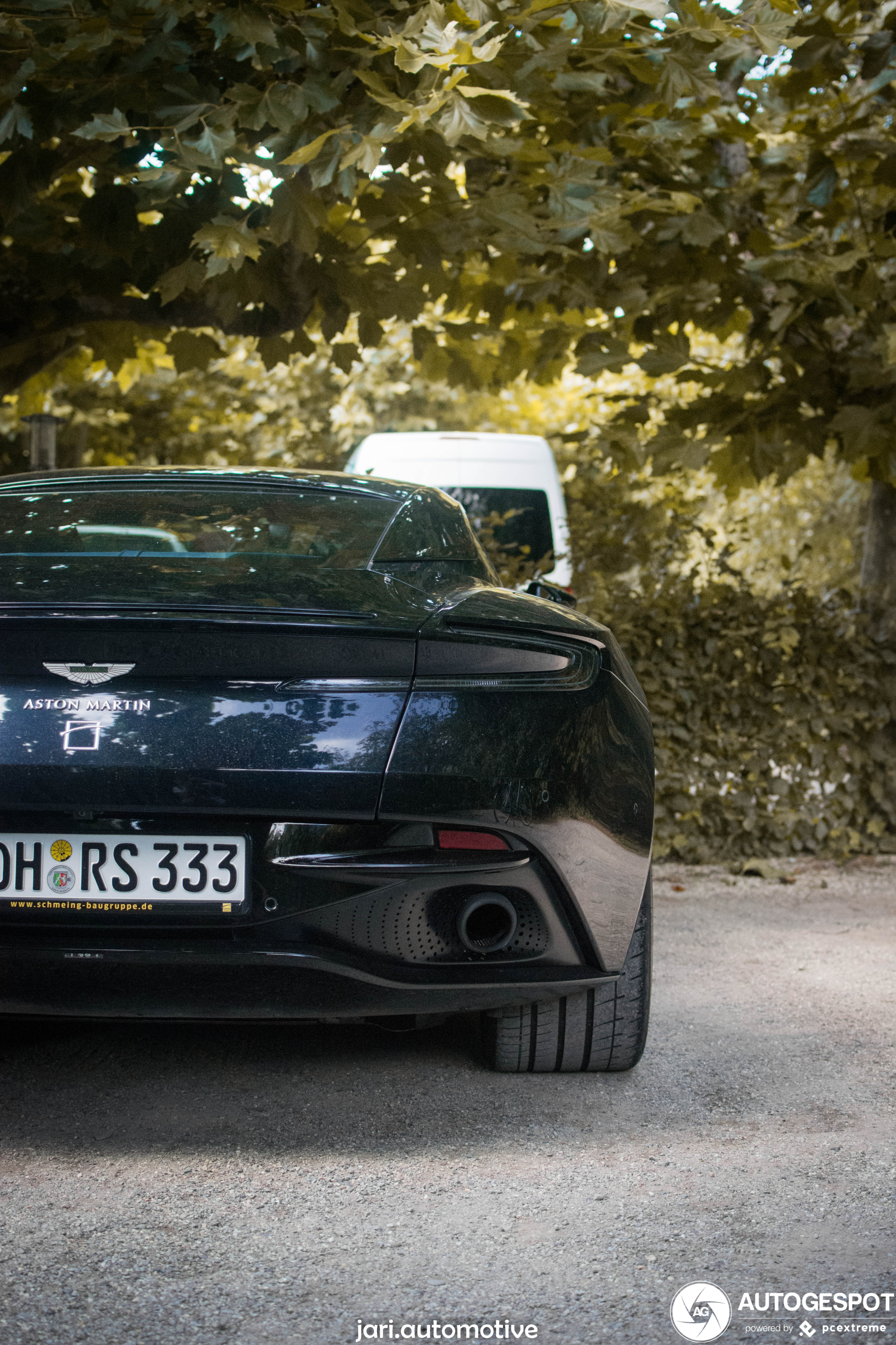 Aston Martin DB11