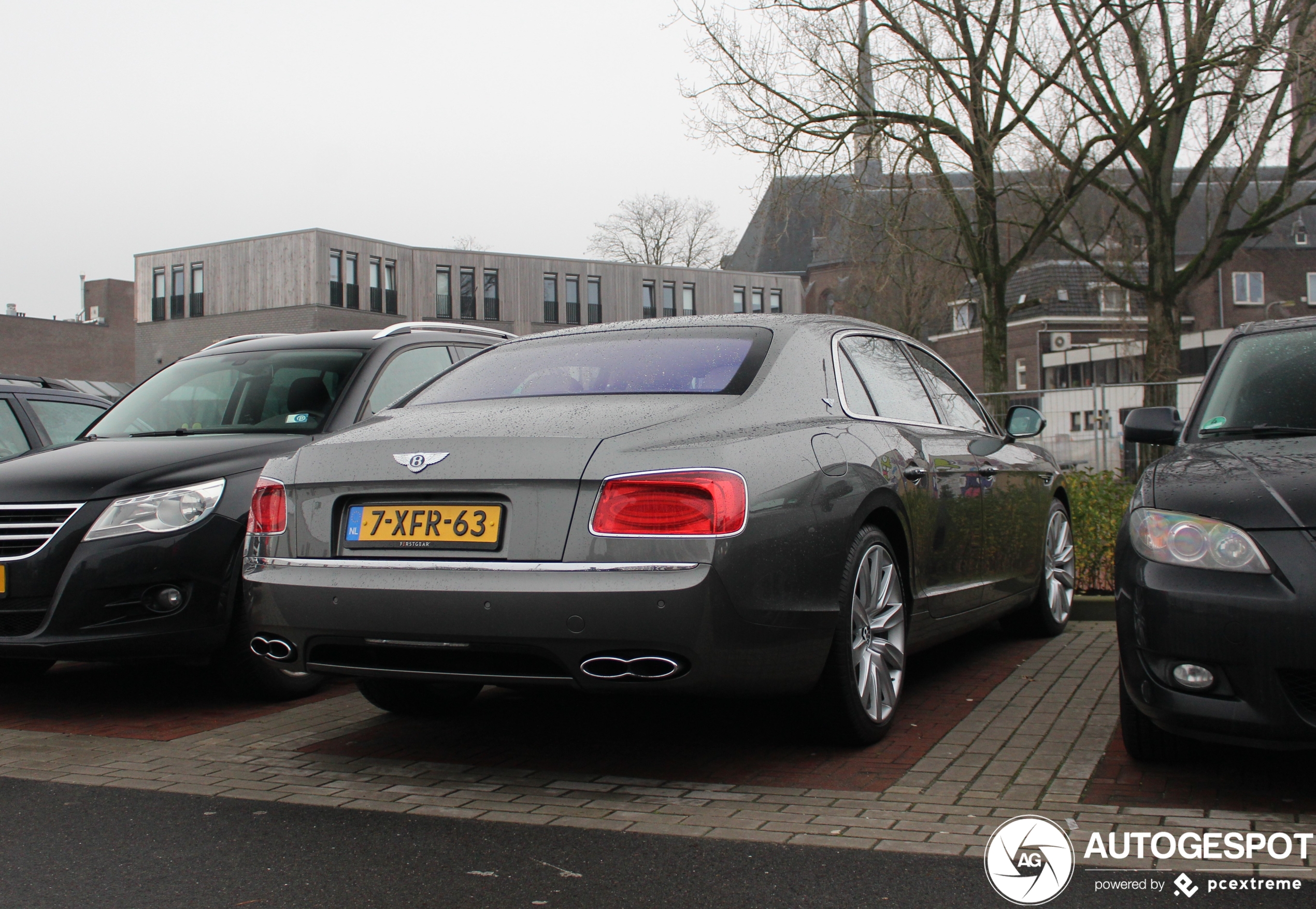 Bentley Flying Spur V8