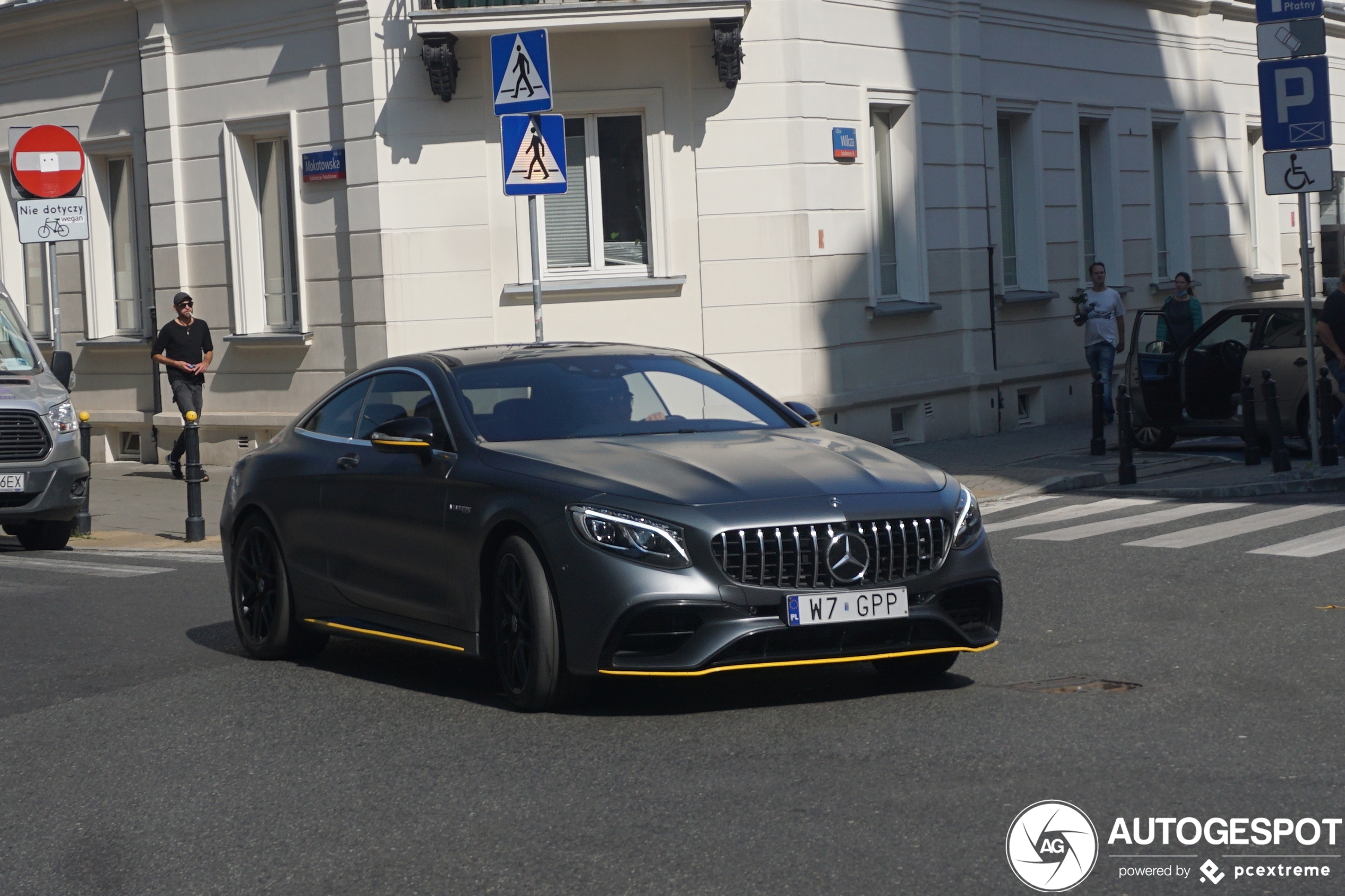 Mercedes-AMG S 63 Coupé C217 2018 Yellow Night Edition