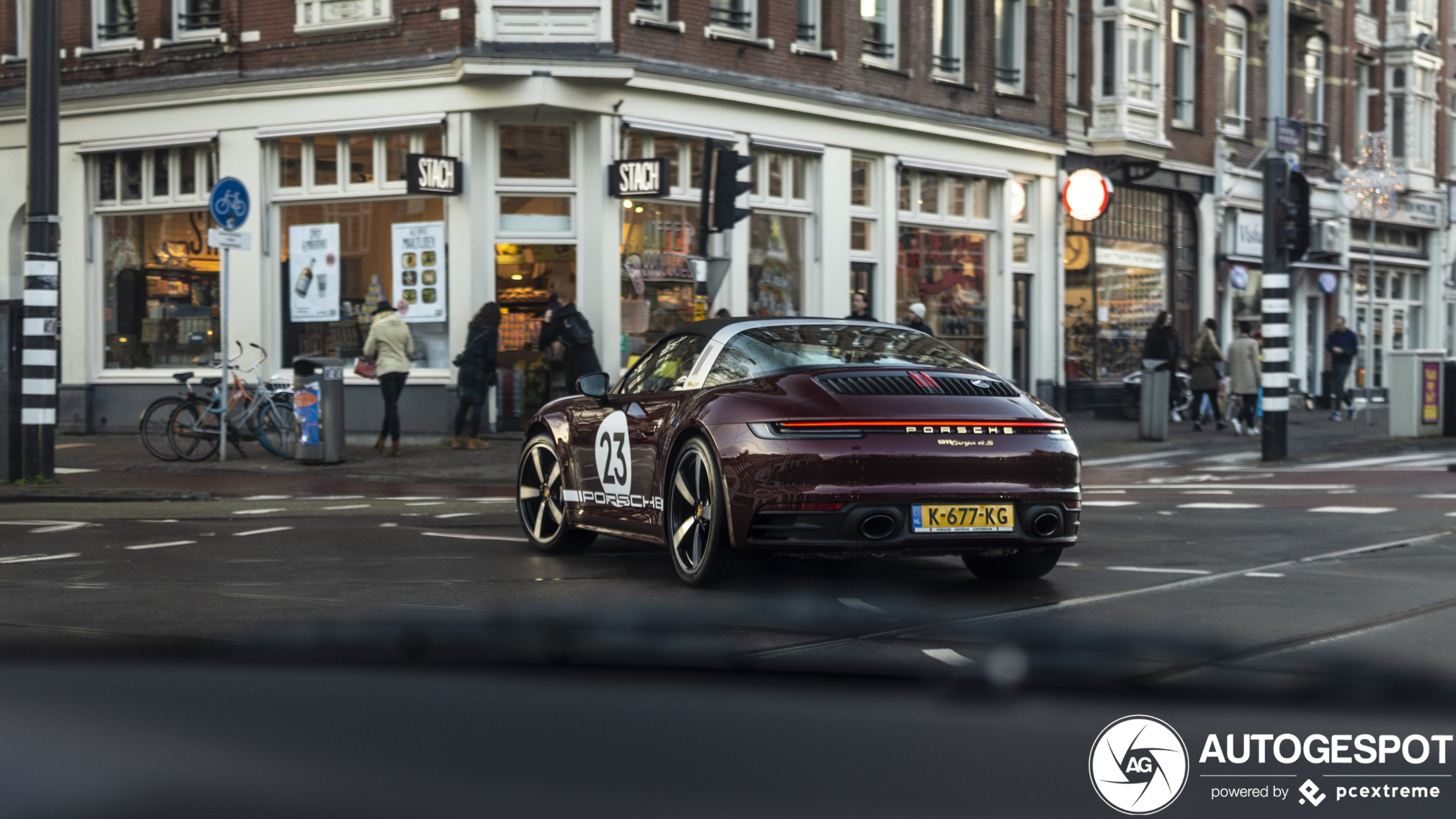 Porsche 992 Targa 4S Heritage Design Edition