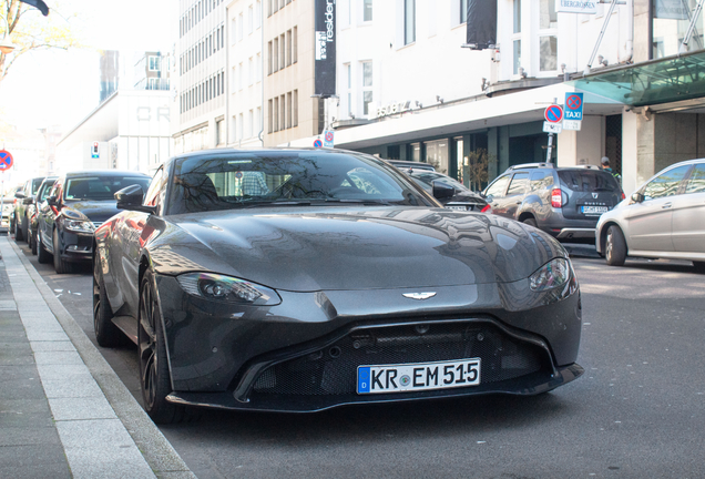 Aston Martin V8 Vantage 2018