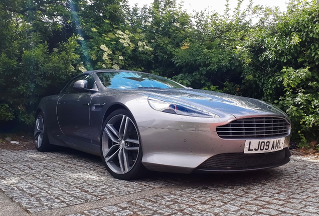 Aston Martin Virage Volante 2011