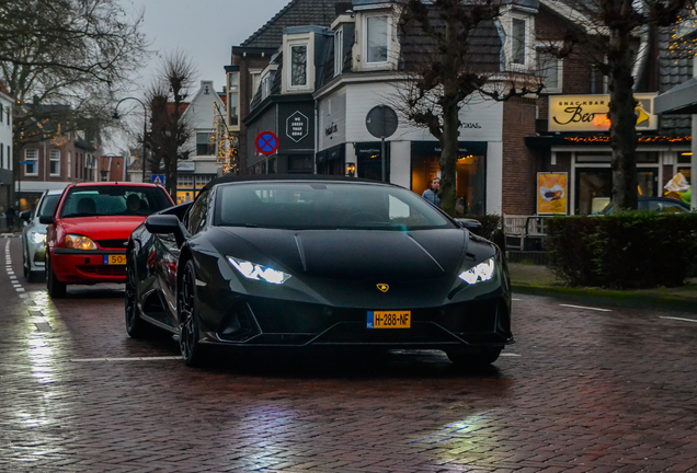 Lamborghini Huracán LP640-4 EVO Spyder