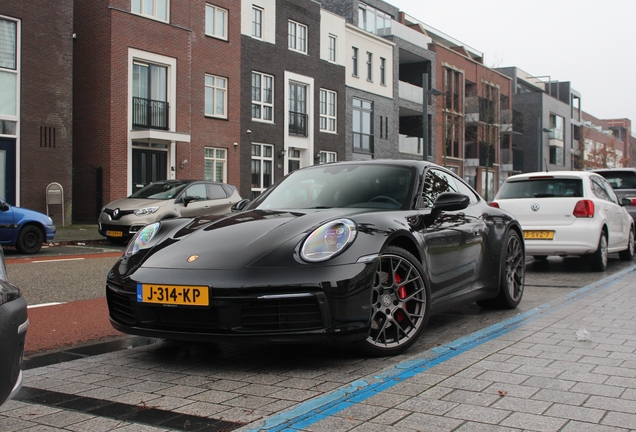 Porsche 992 Carrera 4S