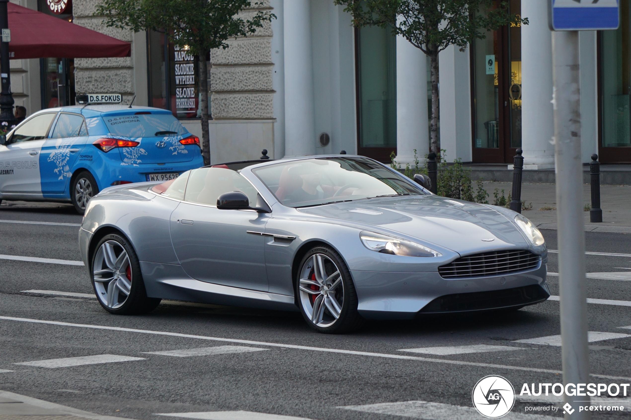 Aston Martin DB9 Volante 2013