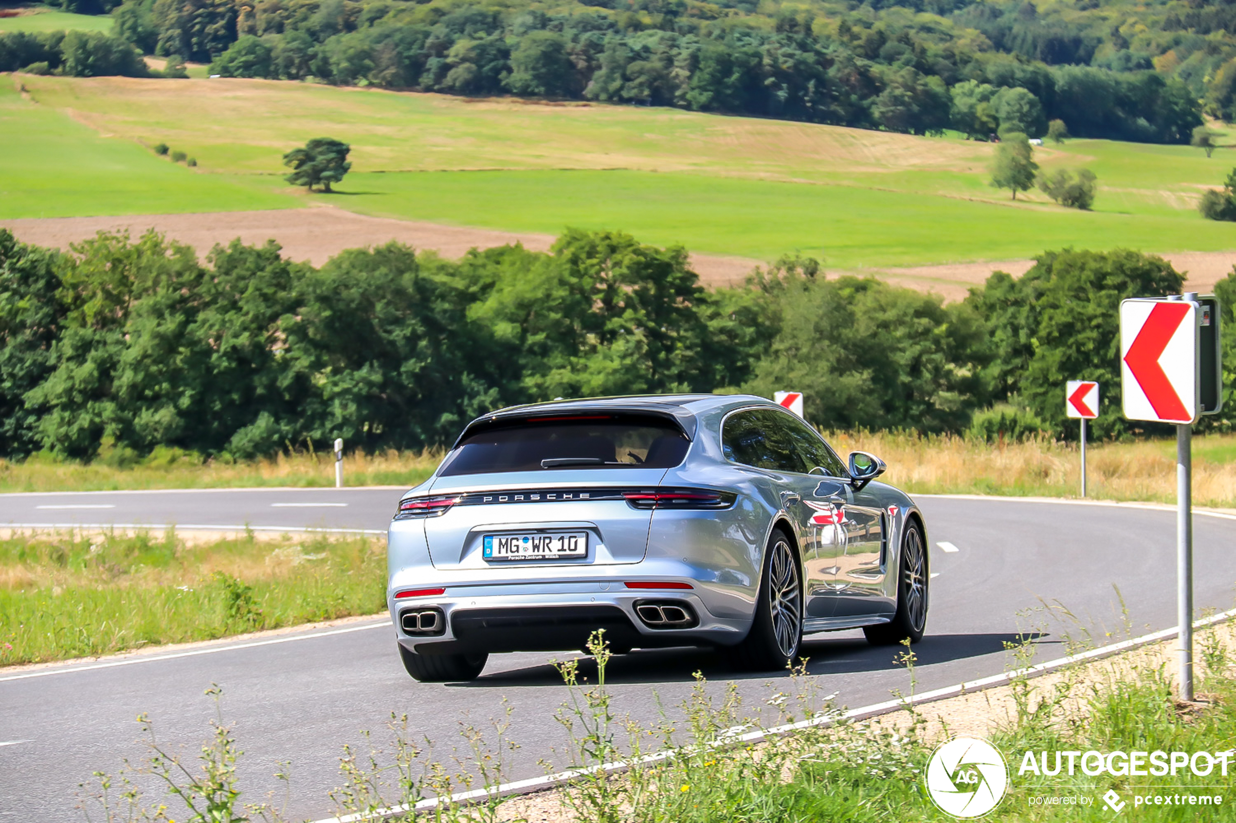 Porsche 971 Panamera Turbo Sport Turismo