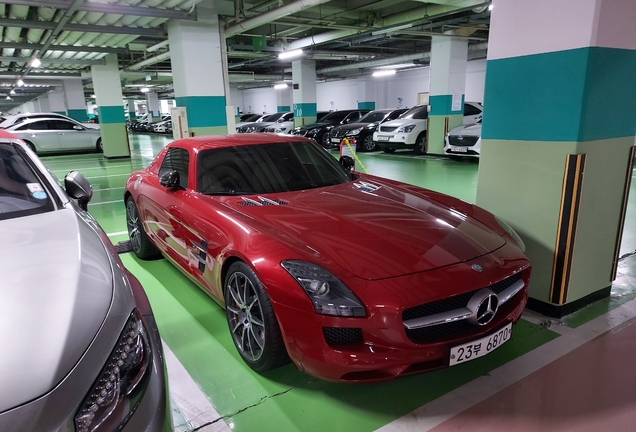 Mercedes-Benz SLS AMG