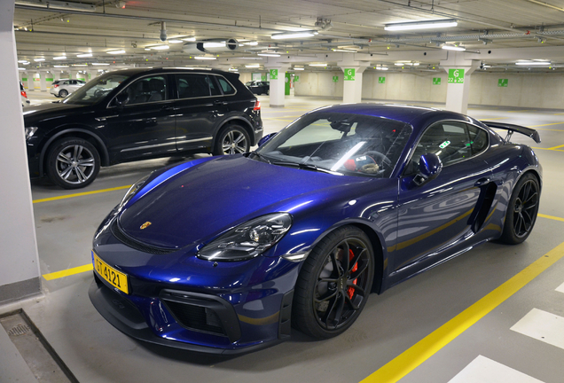 Porsche 718 Cayman GT4