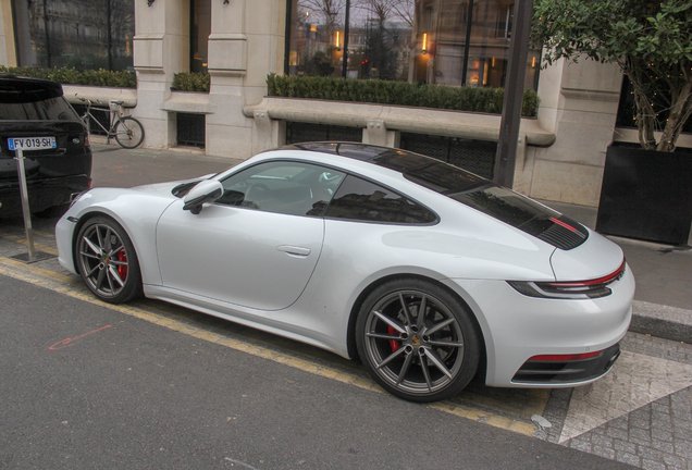 Porsche 992 Carrera 4S