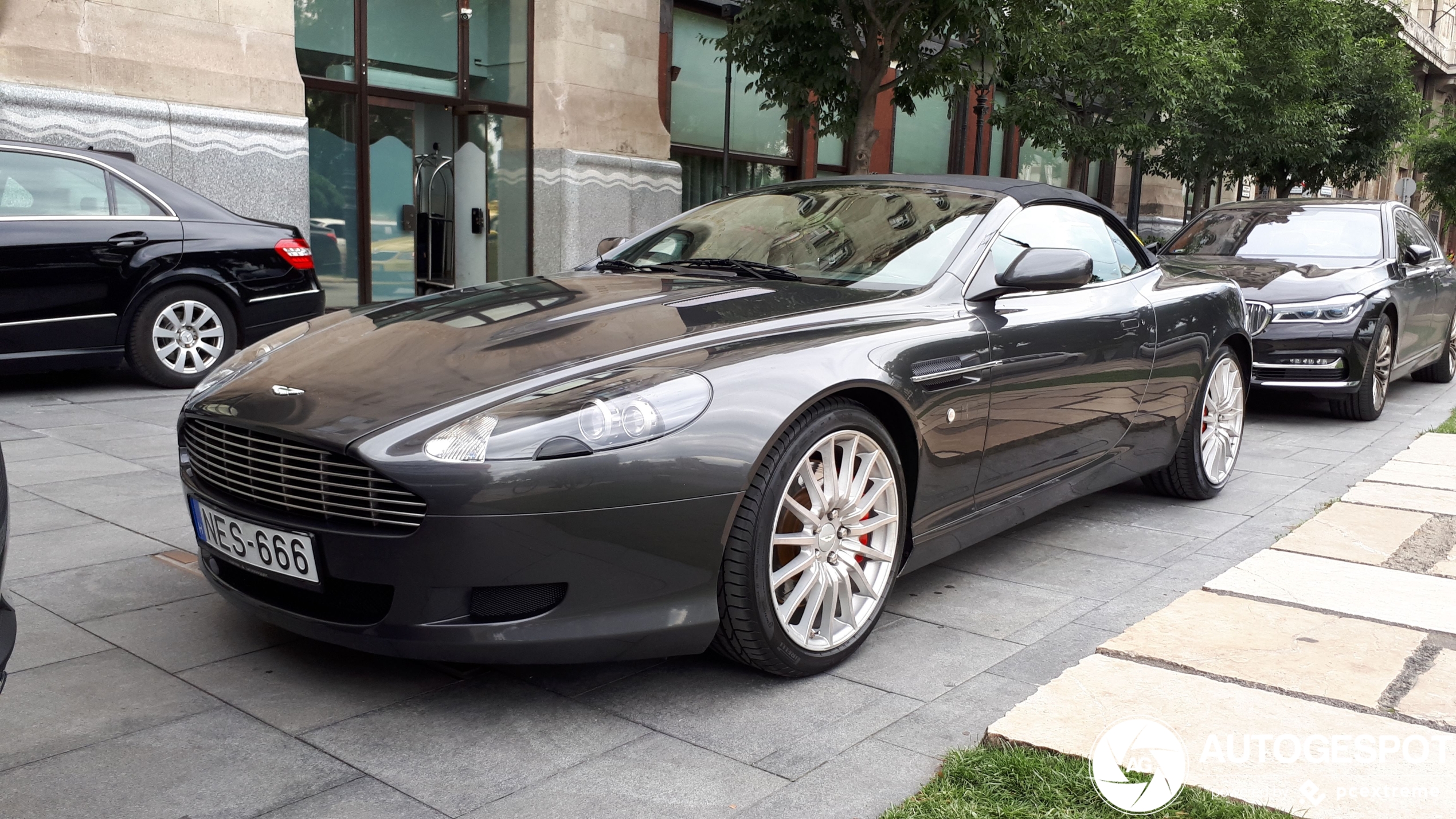 Aston Martin DB9 Volante