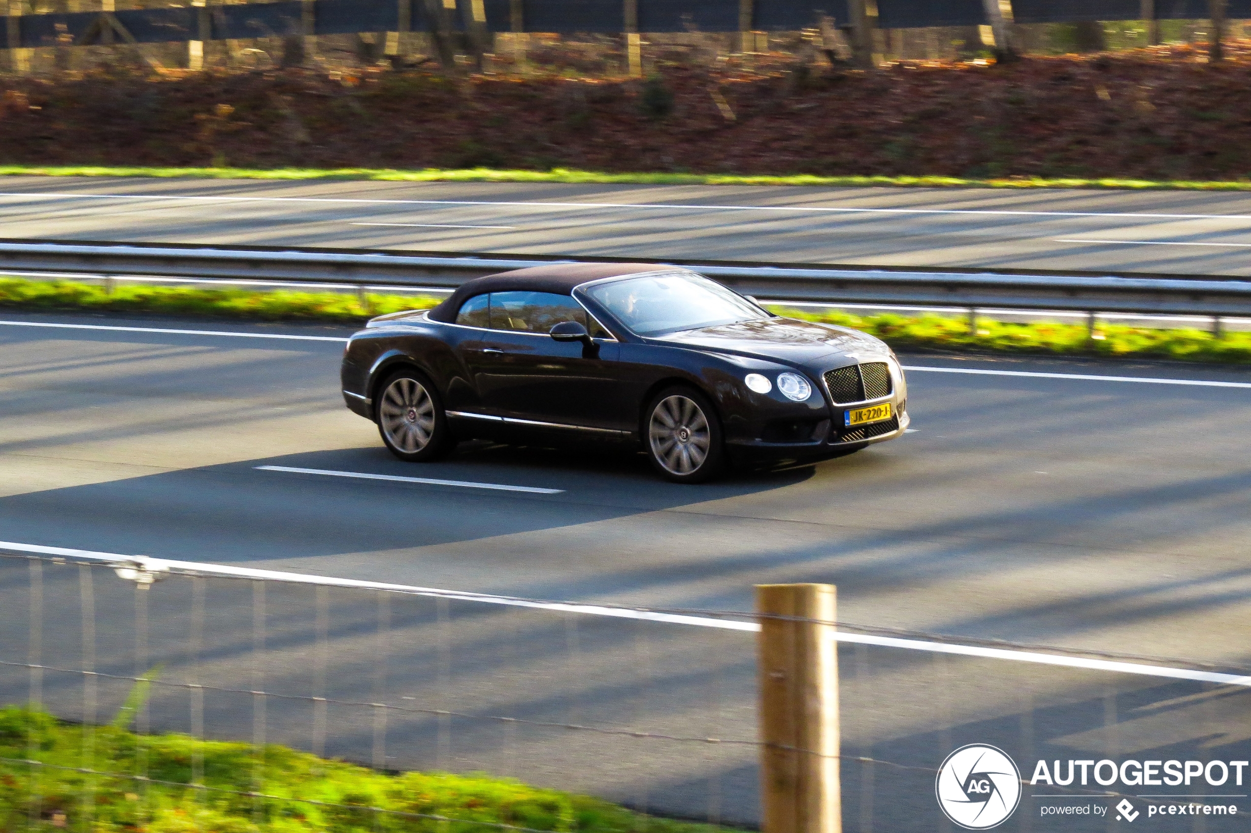 Bentley Continental GTC V8