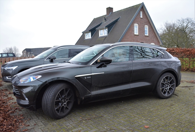 Aston Martin DBX