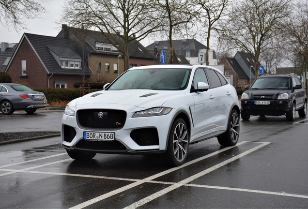 Jaguar F-PACE SVR