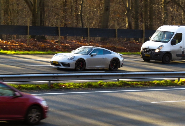 Porsche 992 Carrera 4S