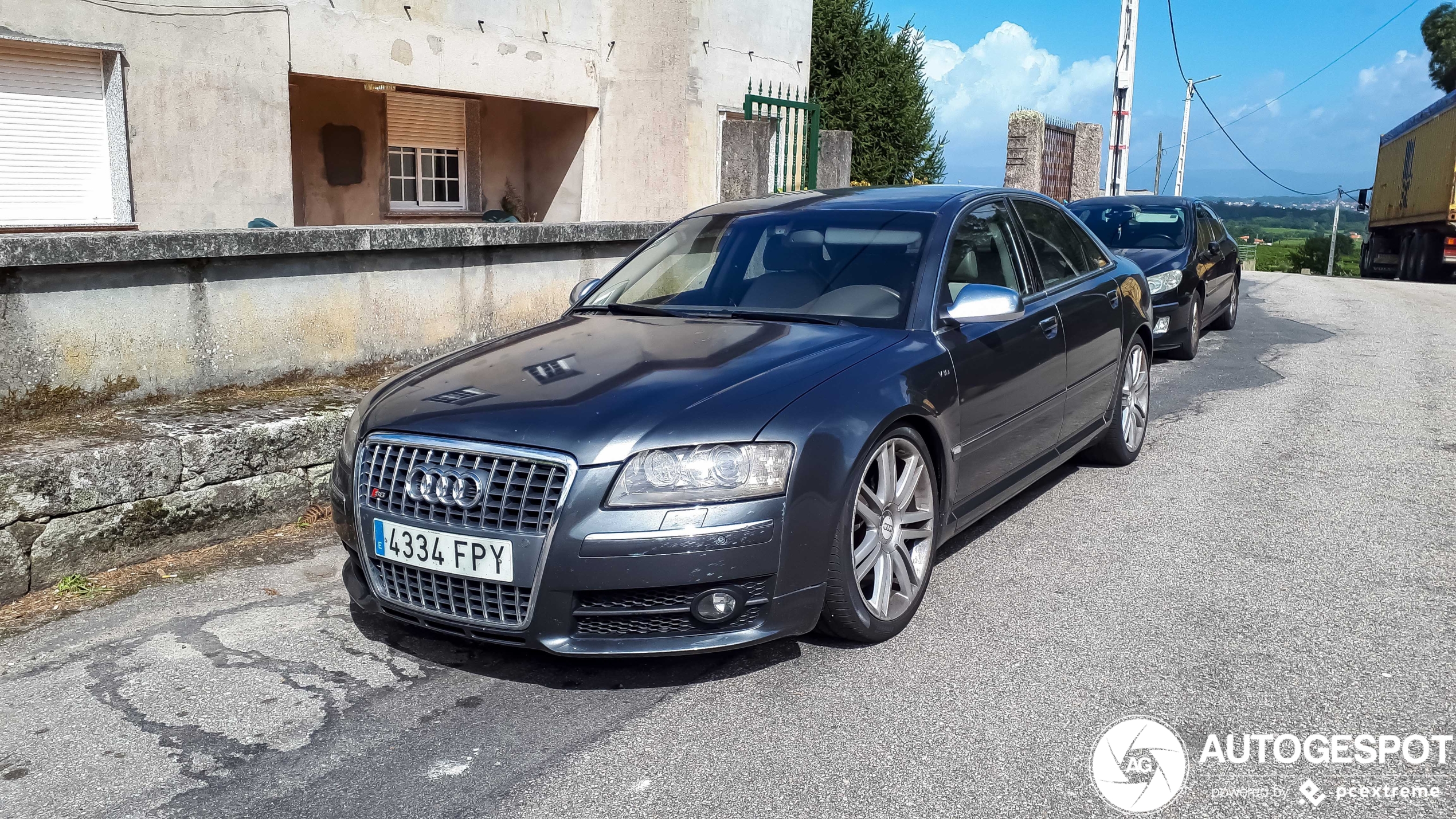 Audi S8 D3